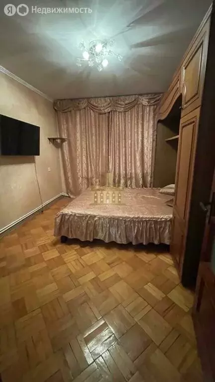 3-комнатная квартира: Симферополь, Кечкеметская улица, 196 (68 м) - Фото 0