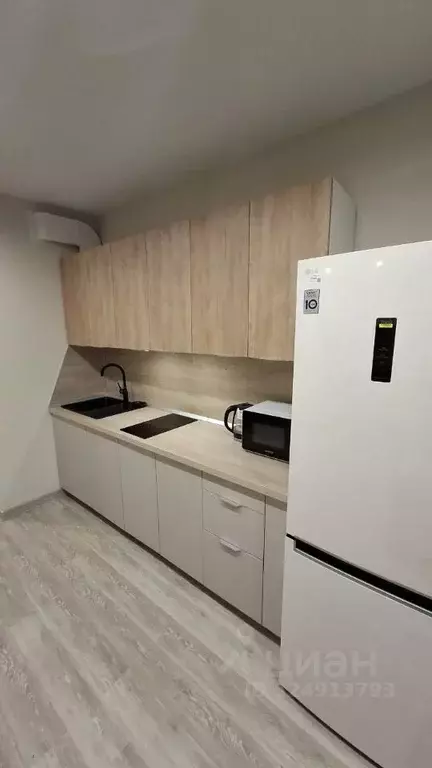 Студия Свердловская область, Екатеринбург ул. Куйбышева, 100 (30.4 м) - Фото 2