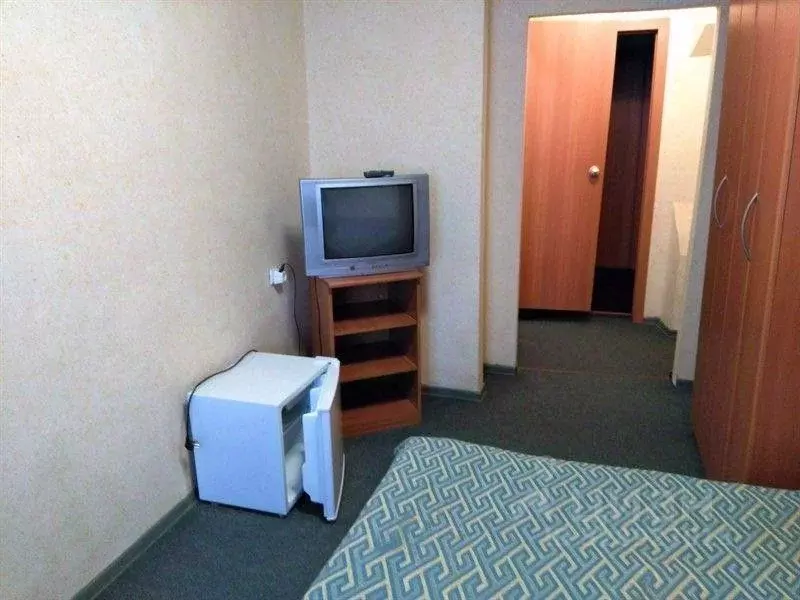 Комната Тюменская область, Тюмень Олимпийская ул., 20 (12.0 м) - Фото 1