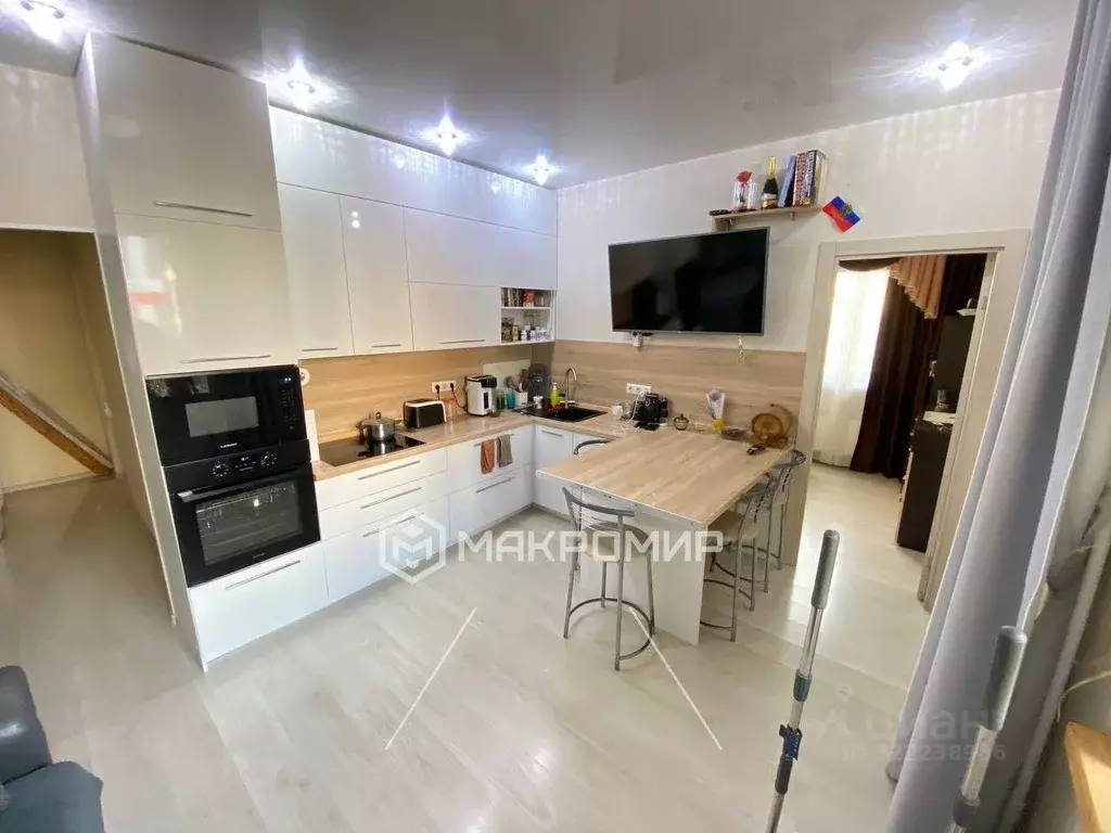 3-к кв. Ханты-Мансийский АО, Сургут ул. Замятинская, 7/3 (67.7 м) - Фото 1