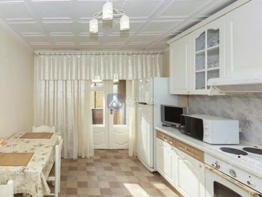 3-к кв. Тюменская область, Тюмень ул. Ленина, 81 (75.0 м) - Фото 0
