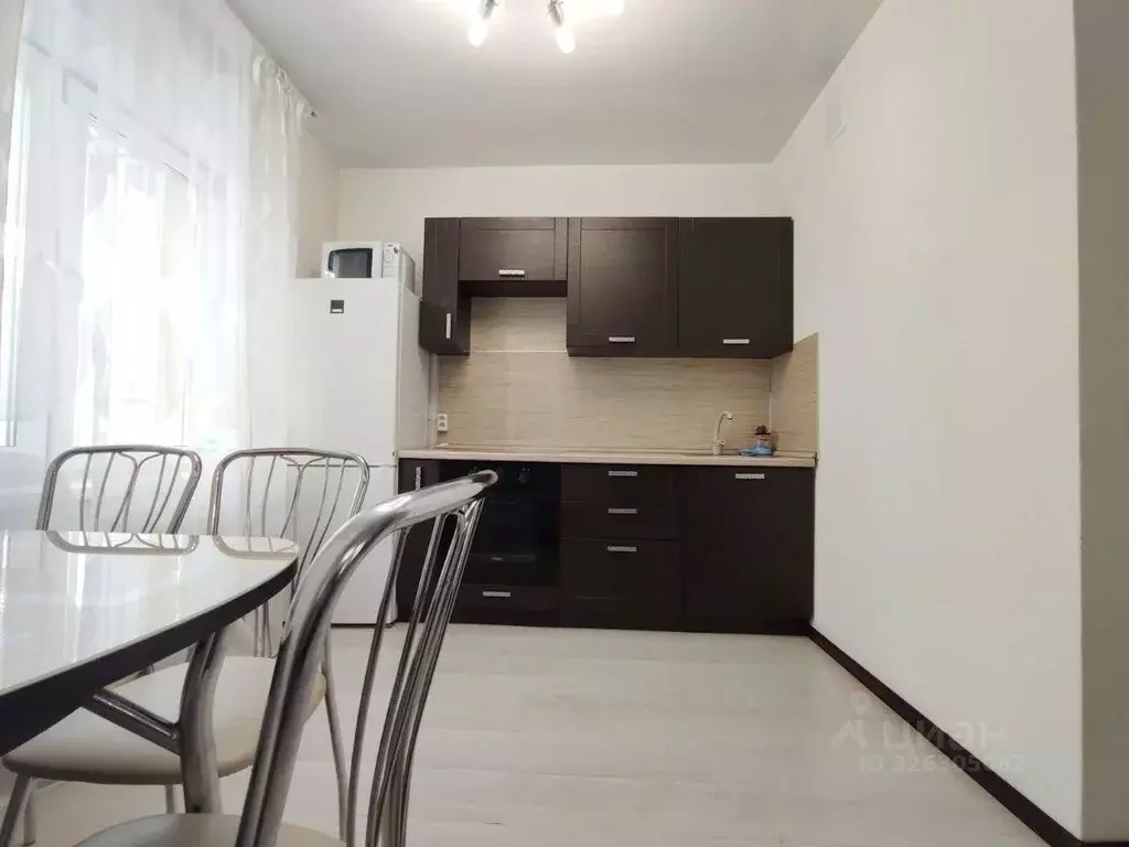 1-к кв. Свердловская область, Екатеринбург ул. Щорса, 105 (50.0 м) - Фото 1