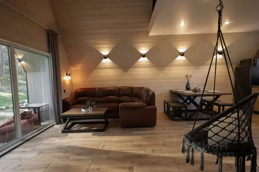 Дом в Ленинградская область, Приозерский район, Петровское с/пос, пос. ... - Фото 1