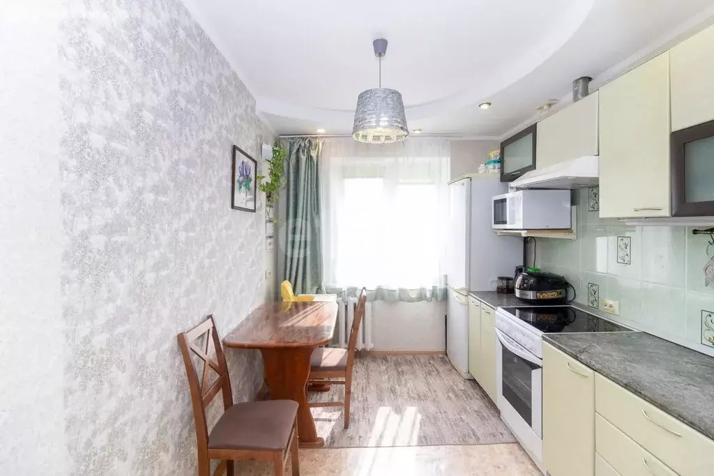 3-комнатная квартира: Тюмень, Локомотивная улица, 79 (66 м) - Фото 2