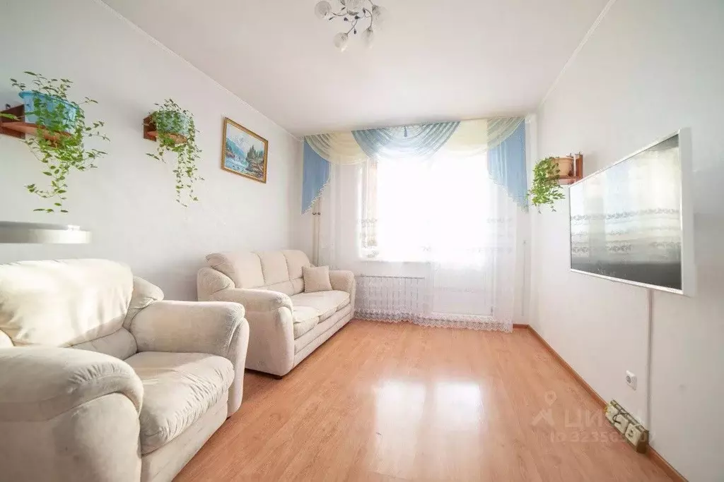 3-к кв. Свердловская область, Екатеринбург ул. Самолетная, 33 (78.5 м) - Фото 1