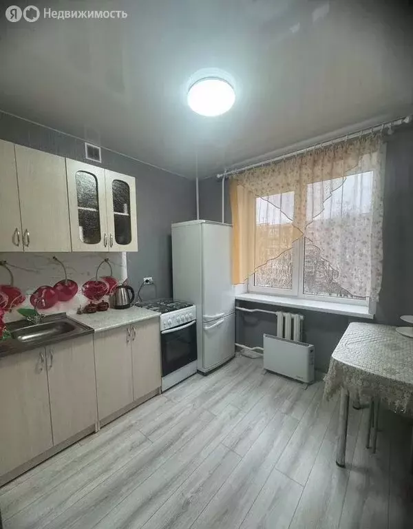 1-комнатная квартира: посёлок Свободы, проспект Калинина, 158 (32.1 м) - Фото 1