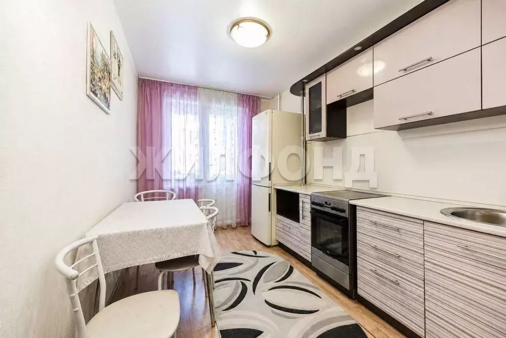 3-к кв. Алтайский край, Барнаул ул. Островского, 4 (73.0 м) - Фото 1