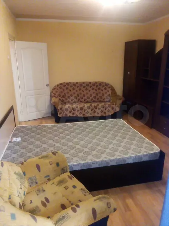 2-к. квартира, 60 м, 1/10 эт. - Фото 1