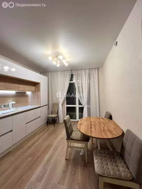 3-комнатная квартира: Белгород, улица Щорса, 37В (79.61 м) - Фото 1