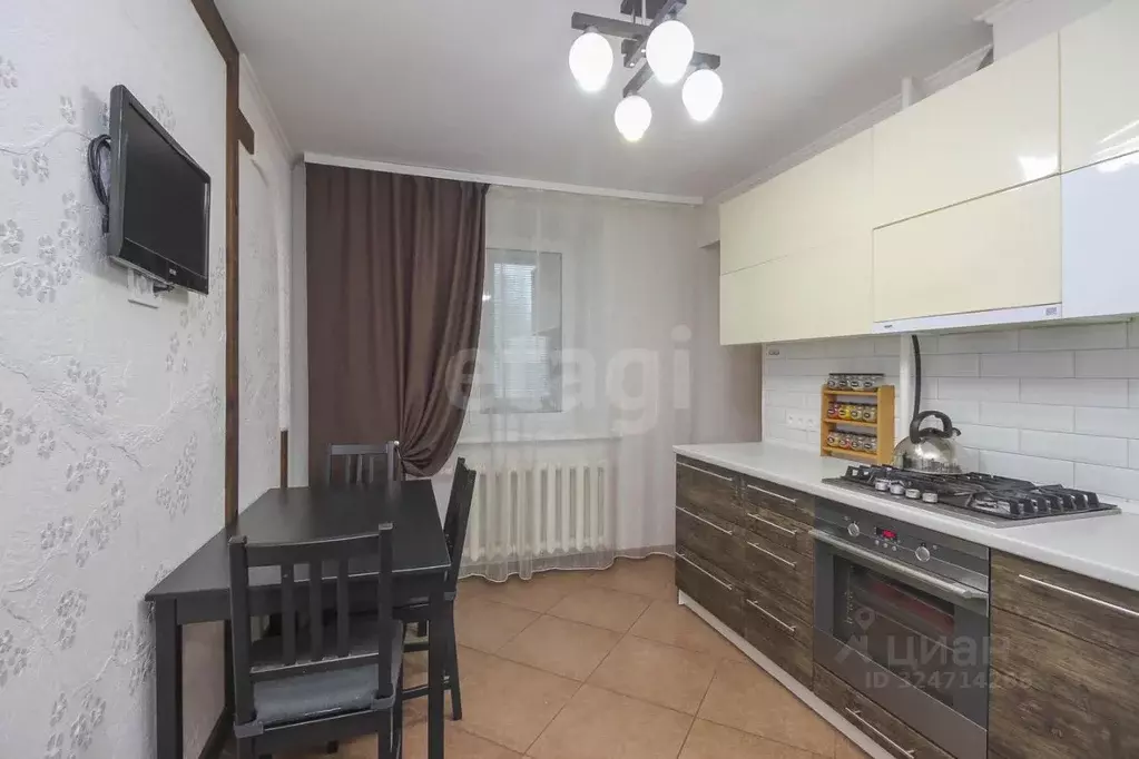 3-к кв. Омская область, Омск ул. Химиков, 34 (70.1 м) - Фото 1