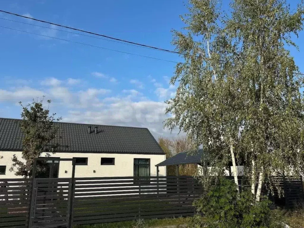 Дом в Курская область, Курский район, Нижнемедведицкий сельсовет ул. ... - Фото 0