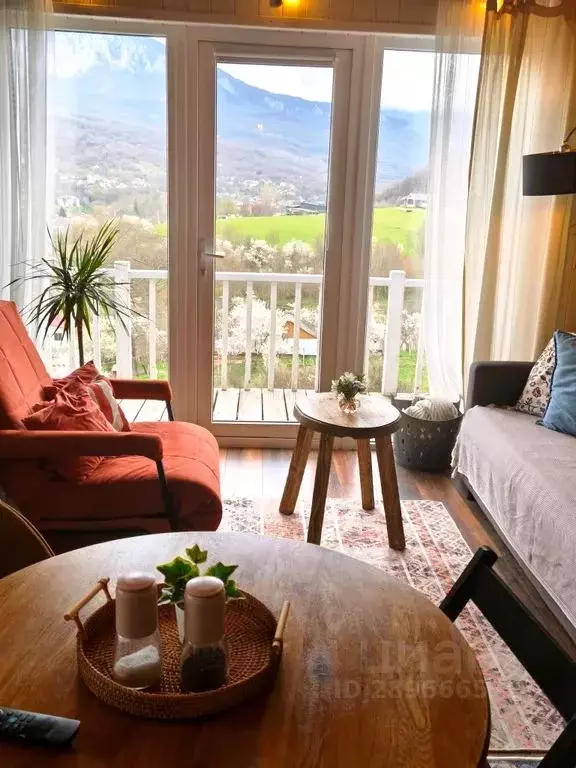 Дом в Крым, Бахчисарайский район, Голубинское с/пос, с. Соколиное ул. ... - Фото 1