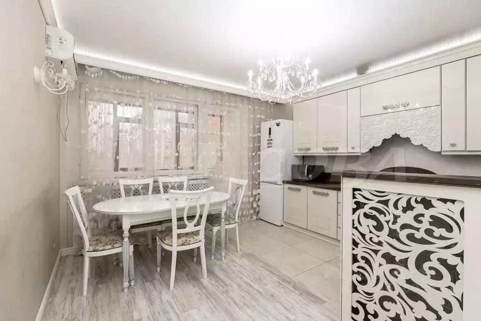 6-к кв. Тюменская область, Тюмень Олимпийская ул., 8к2 (200.0 м) - Фото 1