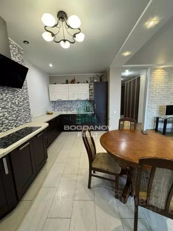 3-к кв. Омская область, Омск бул. Архитекторов, 2 (106.0 м) - Фото 2