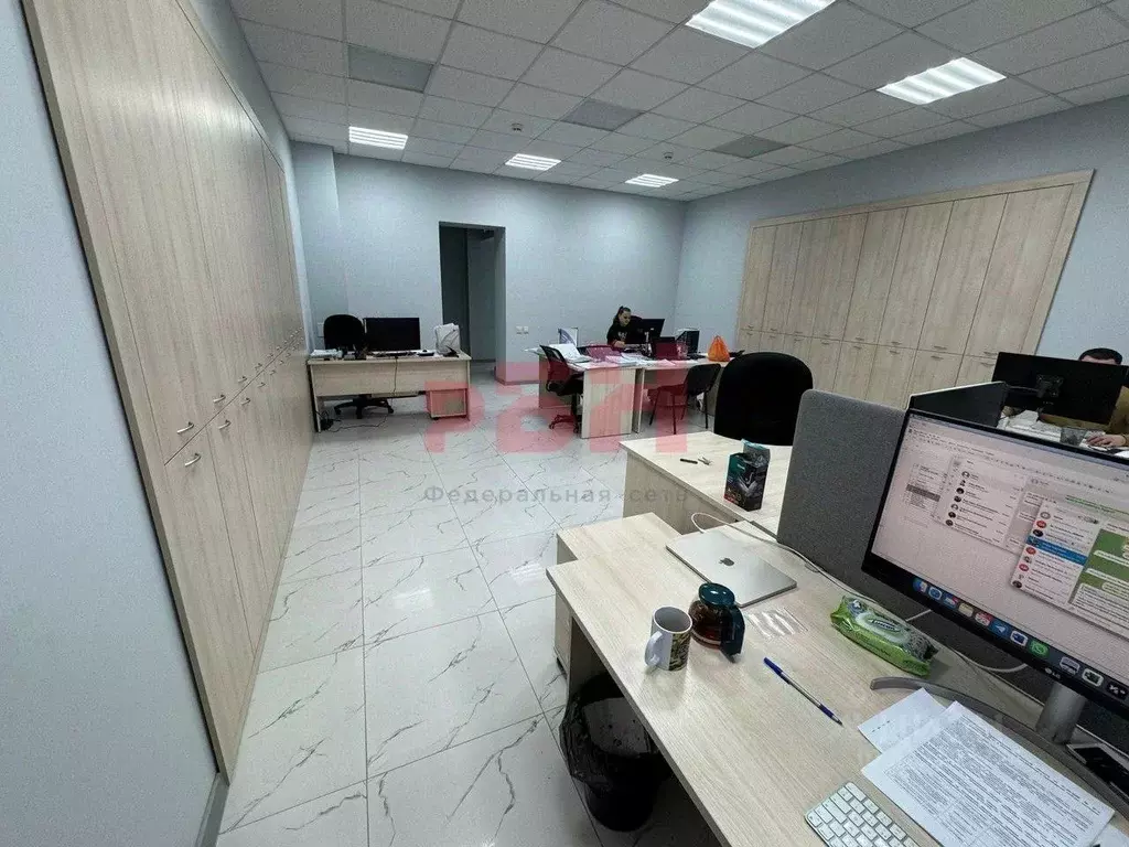 Офис в Тюменская область, Тюмень Магаданская ул., 5 (208 м) - Фото 1