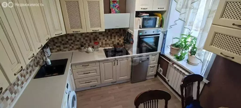 4-комнатная квартира: Новосибирск, улица Есенина, 10/2 (98 м) - Фото 1