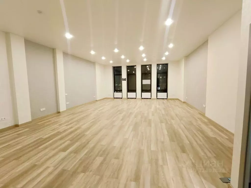 Офис в Северная Осетия, Владикавказ Весенняя ул., 21А (77 м) - Фото 1