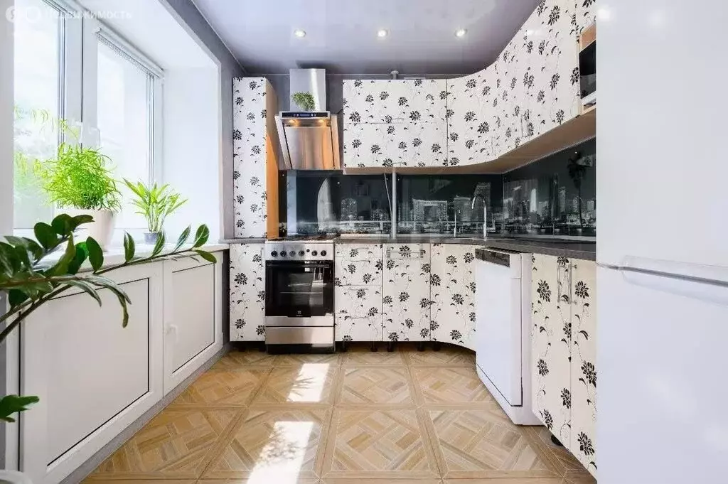 3-комнатная квартира: Киров, Хлыновская улица, 1 (55.7 м) - Фото 2