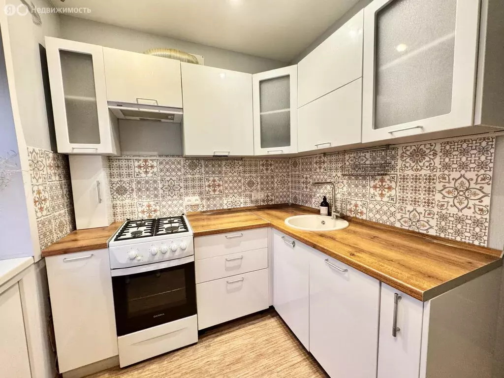 3-комнатная квартира: Киров, улица Сурикова, 11А (56.7 м) - Фото 1