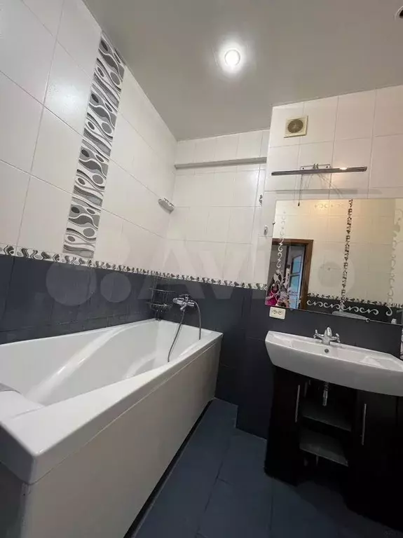 2-к. квартира, 80 м, 3/3 эт. - Фото 1