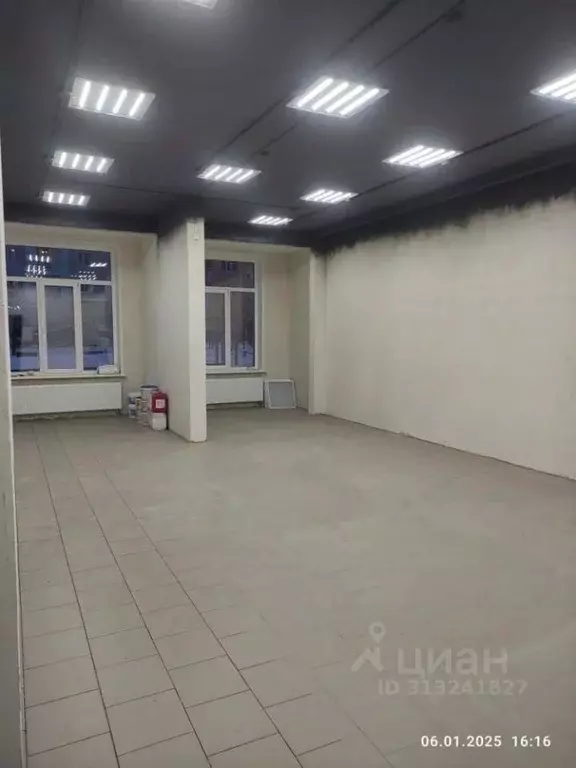 Помещение свободного назначения в Удмуртия, Ижевск ул. Дарьинская, 2 ... - Фото 0