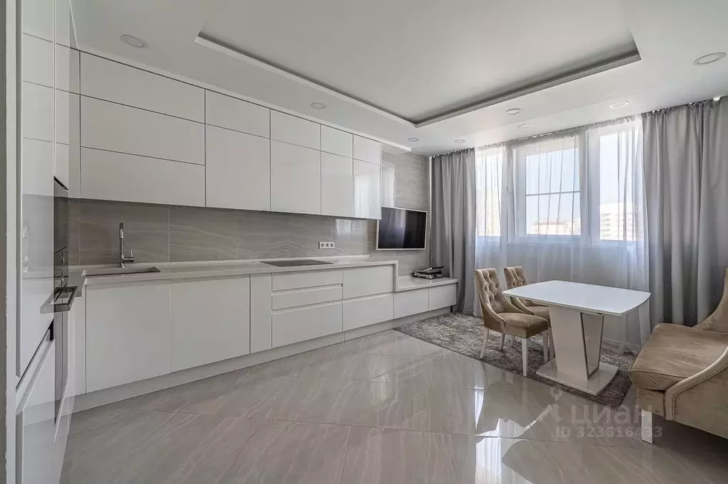 3-к кв. Свердловская область, Екатеринбург ул. Куйбышева, 21 (93.7 м) - Фото 2