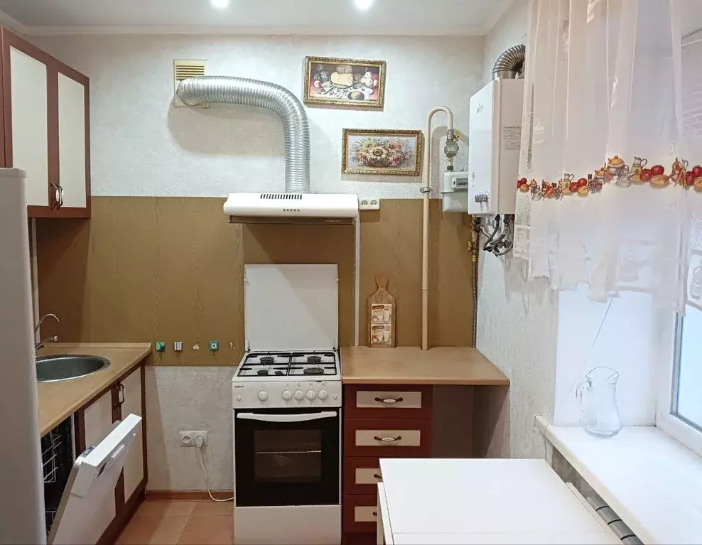 2-к кв. Крым, Керчь ул. Айвазовского, 15 (42.0 м) - Фото 1