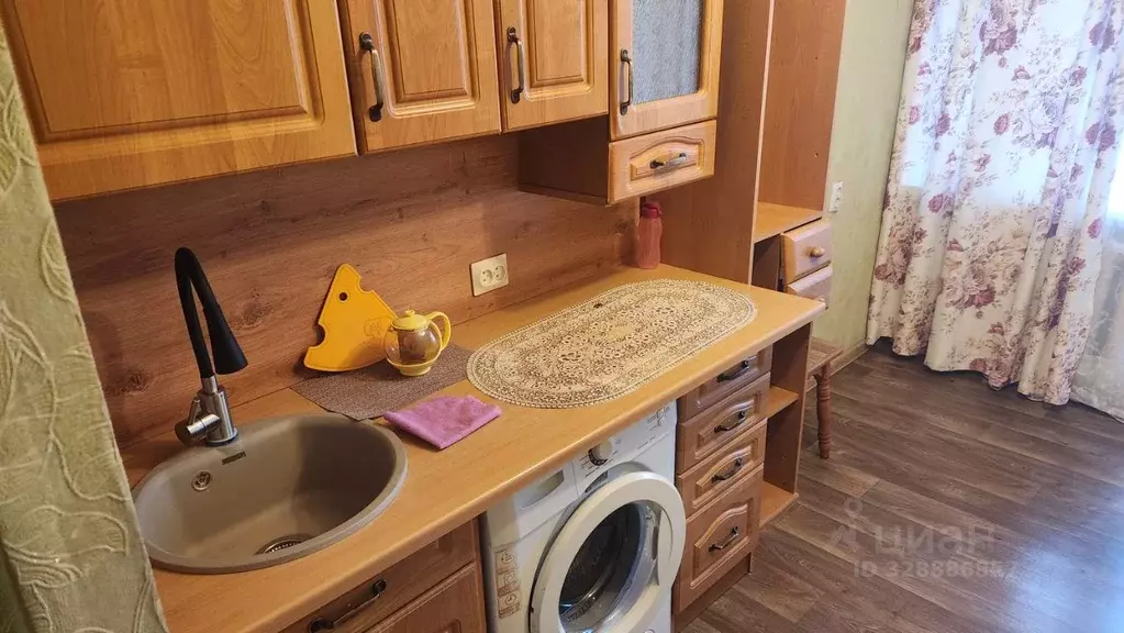 Студия Тюменская область, Тюмень ул. Мельникайте, 63 (16.0 м) - Фото 1