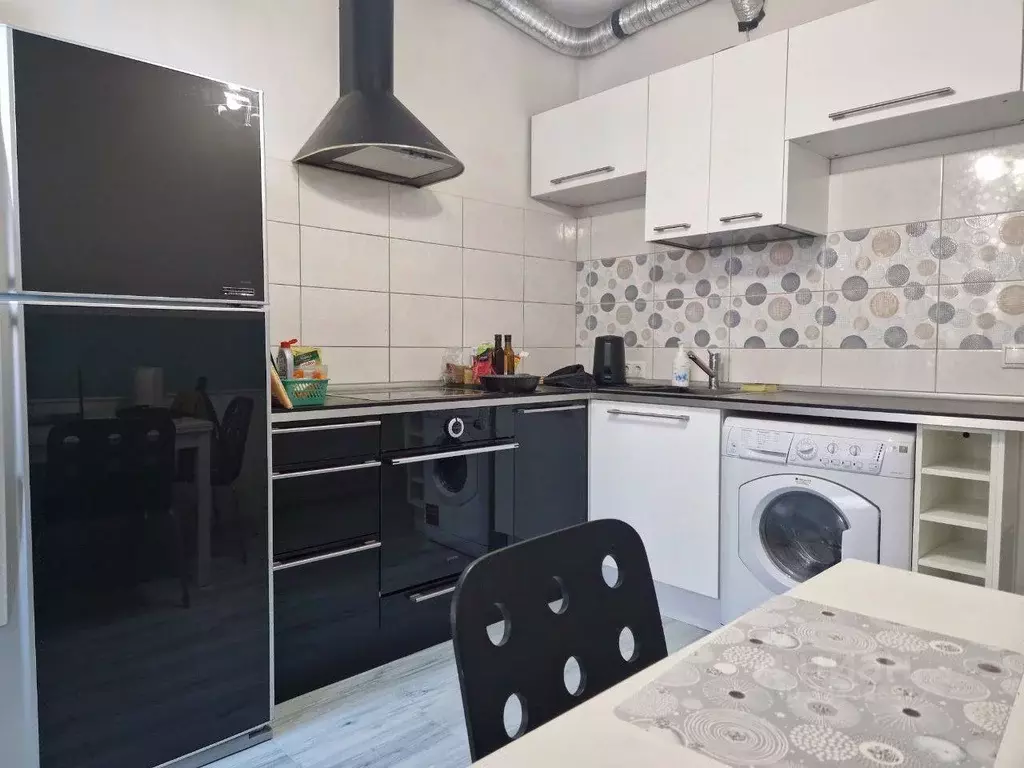 3-к кв. Санкт-Петербург ул. Латышских Стрелков, 15к2 (90.0 м) - Фото 1