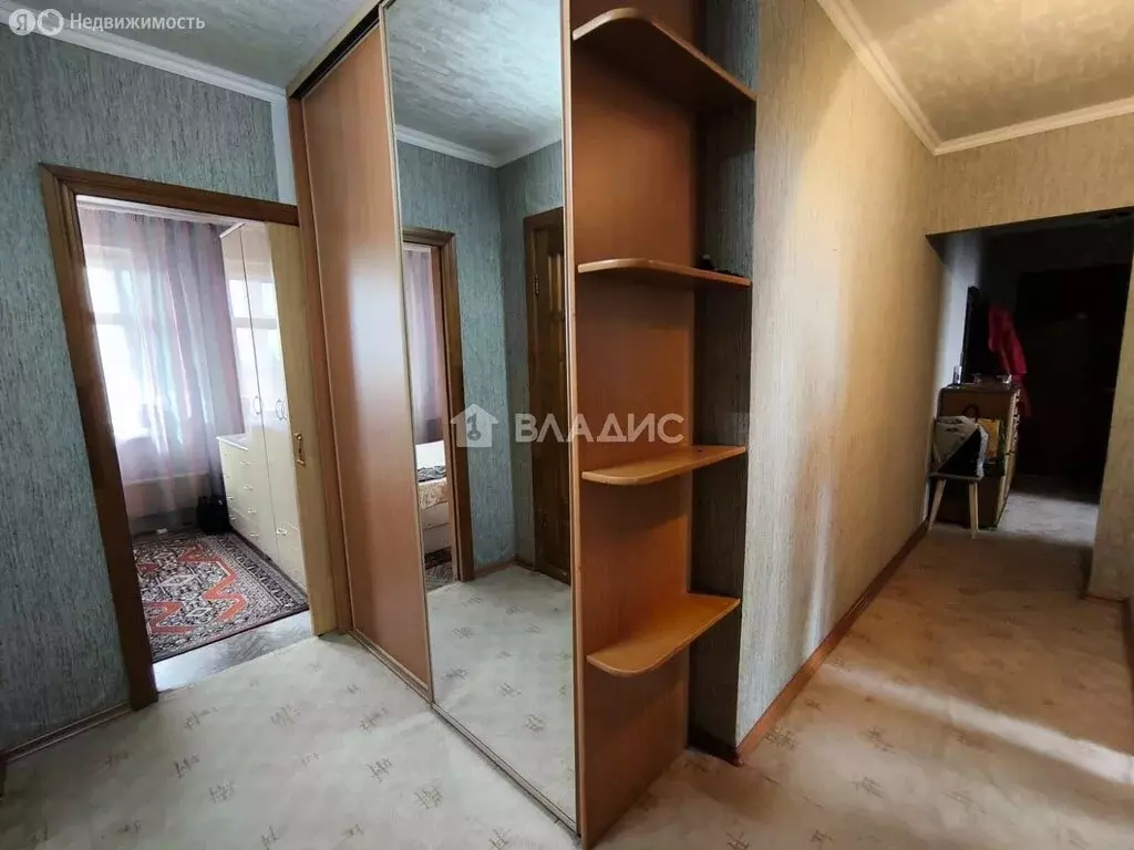 3-комнатная квартира: Нижнекамск, Студенческая улица, 8 (65.4 м) - Фото 2