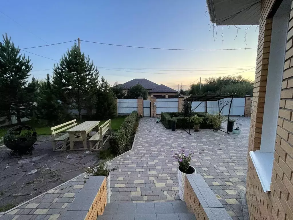 Коттедж в Хакасия, Абакан ул. Анны Ахматовой, 30А (350 м) - Фото 1