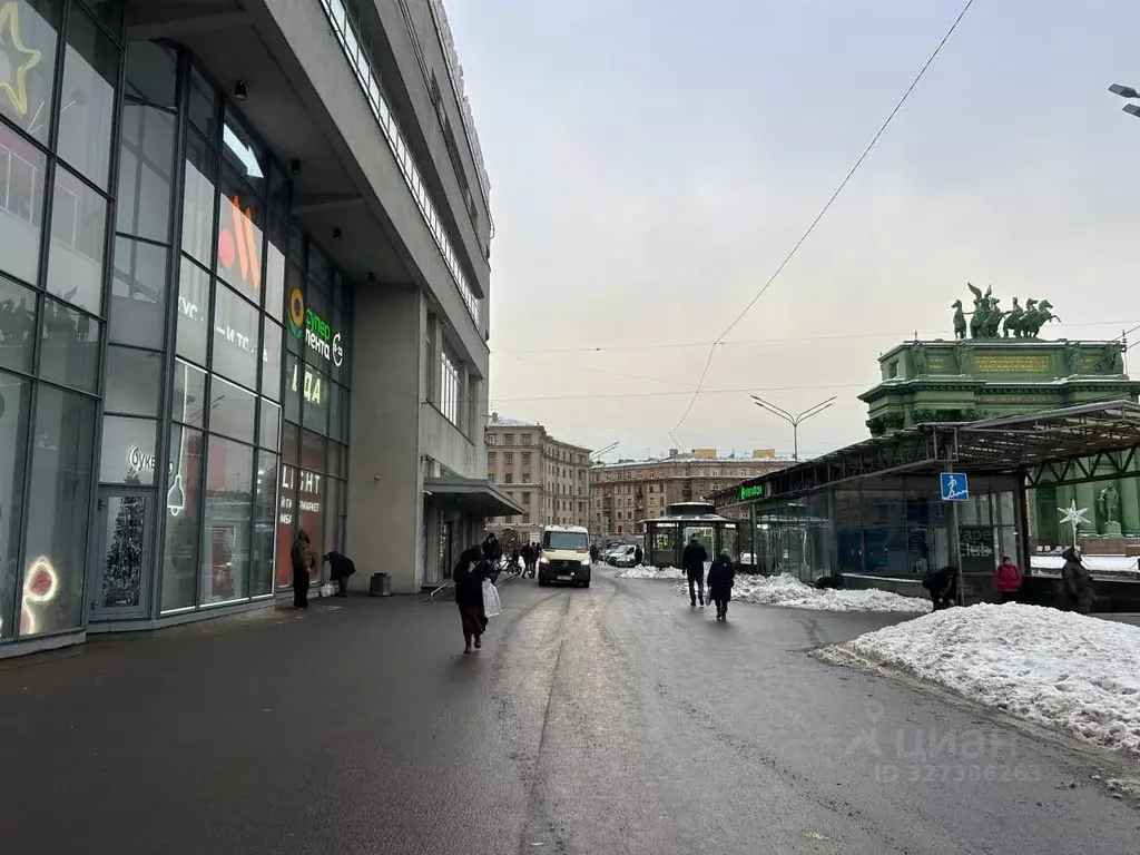 Торговая площадь в Санкт-Петербург пл. Стачек, 9 (109 м) - Фото 1