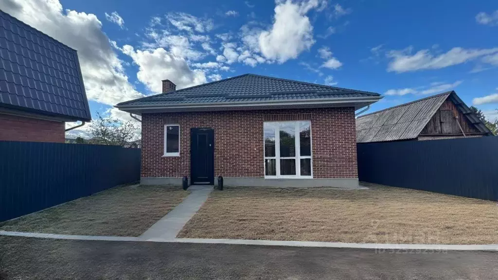 Дом в Адыгея, Майкоп ул. 9 Января, 1 (100 м) - Фото 1