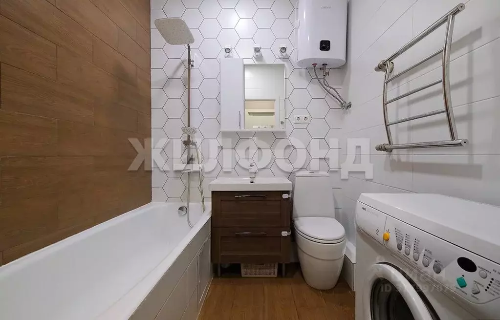 2-к кв. Новосибирская область, Новосибирск ул. Адриена Лежена, 19 ... - Фото 0