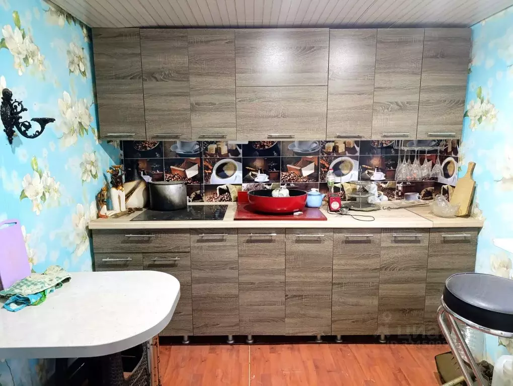 Дом в Волгоградская область, Светлоярский район, Большечапурниковское ... - Фото 1