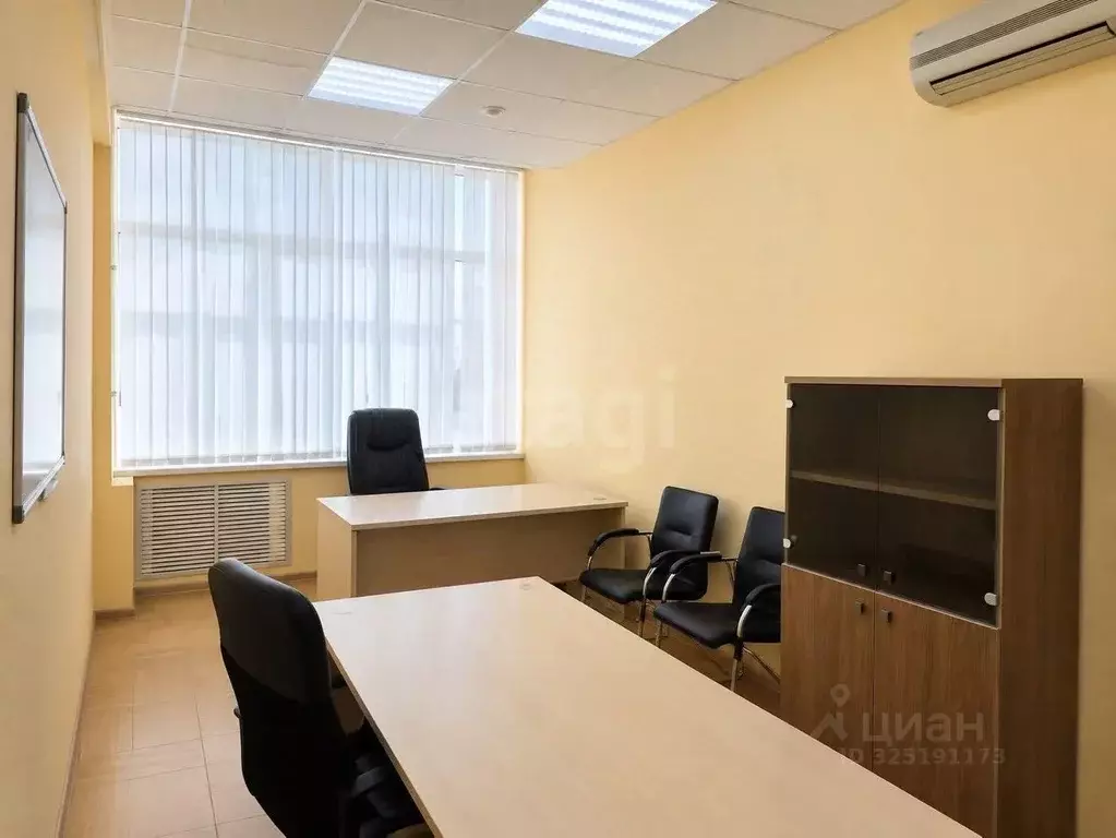 Офис в Липецкая область, Липецк пл. Петра Великого, 5 (18 м) - Фото 1