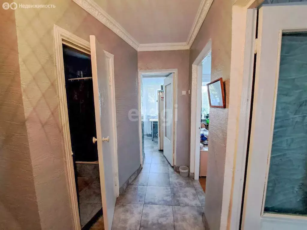 3-комнатная квартира: Нальчик, улица Ватутина, 15 (62 м) - Фото 0