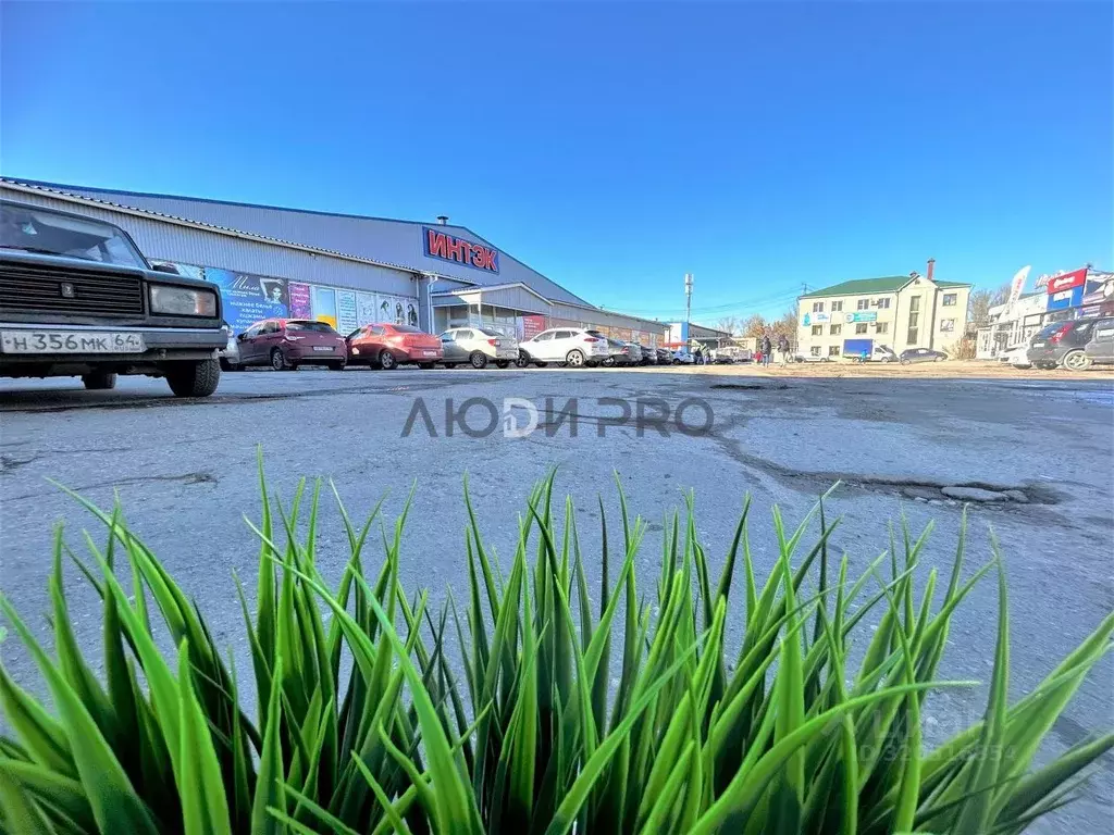 Торговая площадь в Саратовская область, Балаково ул. Комарова, 135/13 ... - Фото 1