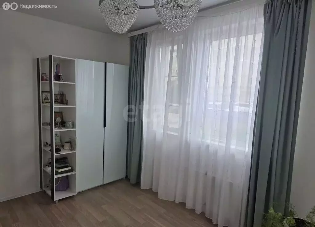 3-комнатная квартира: Калуга, улица Спартака, 15 (69 м) - Фото 1