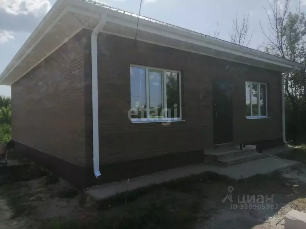 Дом в Воронежская область, Новоусманский район, Отрадненское с/пос, с. ... - Фото 1