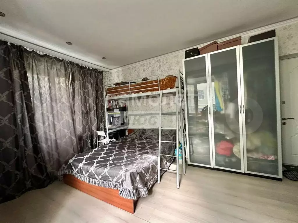 Комната 21,5 м в 3-к., 1/5 эт. - Фото 1