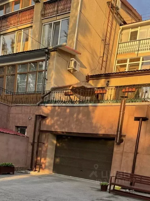 3-к кв. Курганская область, Курган ул. Сухэ-Батора, 6А (229.5 м) - Фото 1