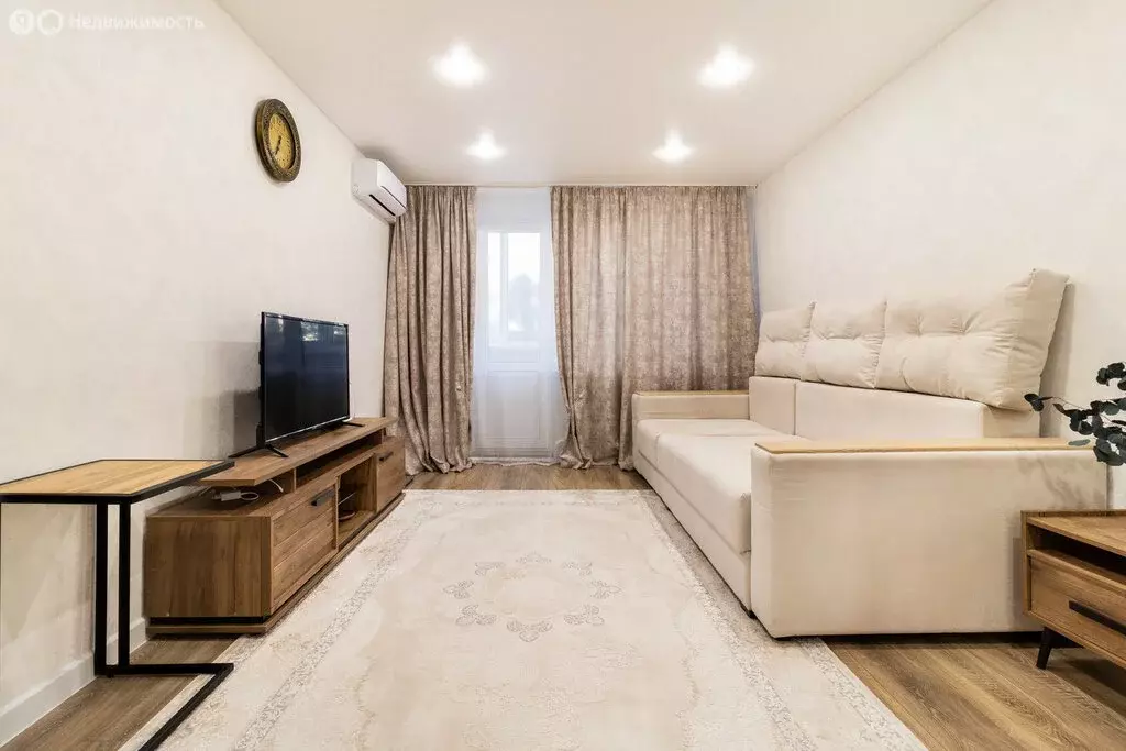 2-комнатная квартира: Волжский, улица Энгельса, 19 (45 м) - Фото 1