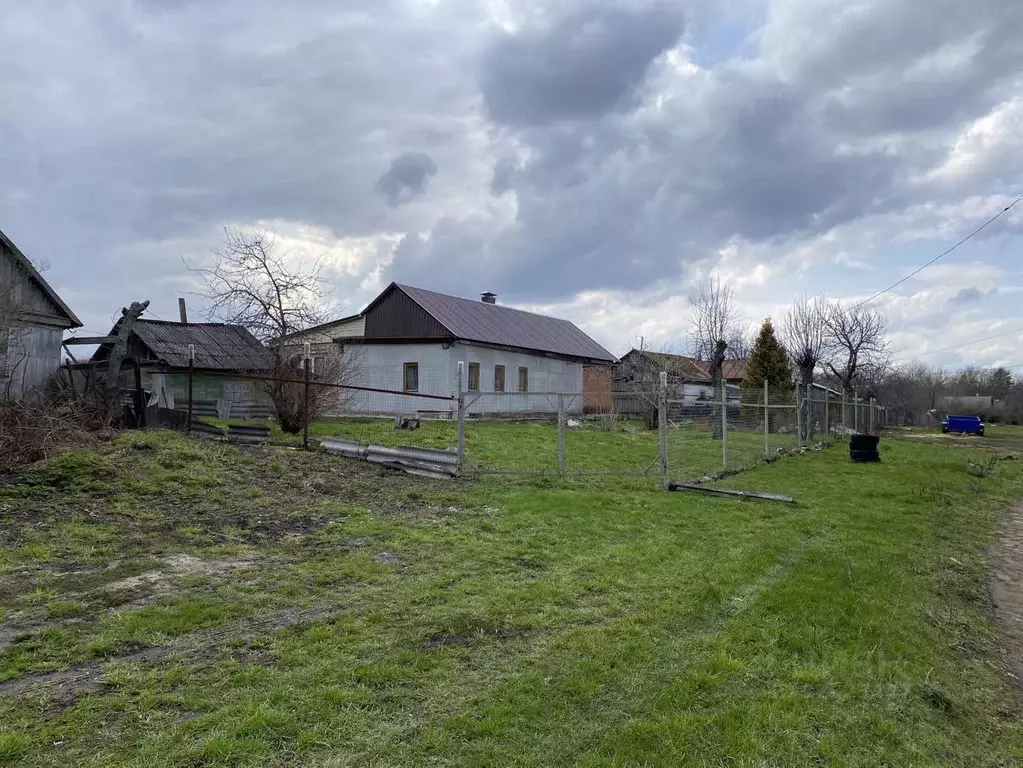 Дом в Орловская область, Глазуновский район, Отрадинское с/пос, д. ... - Фото 1