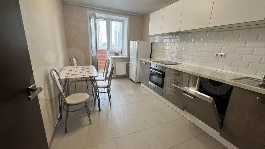 1-к. квартира, 45 м, 8/10 эт. - Фото 0