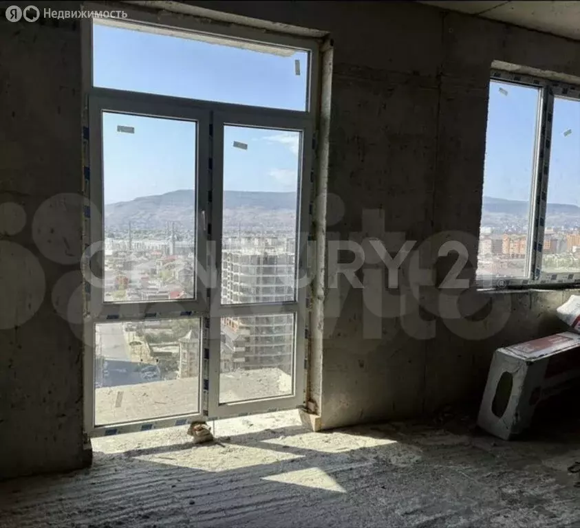 3-комнатная квартира: Махачкала, проспект Насрутдинова, 65 (92 м) - Фото 0