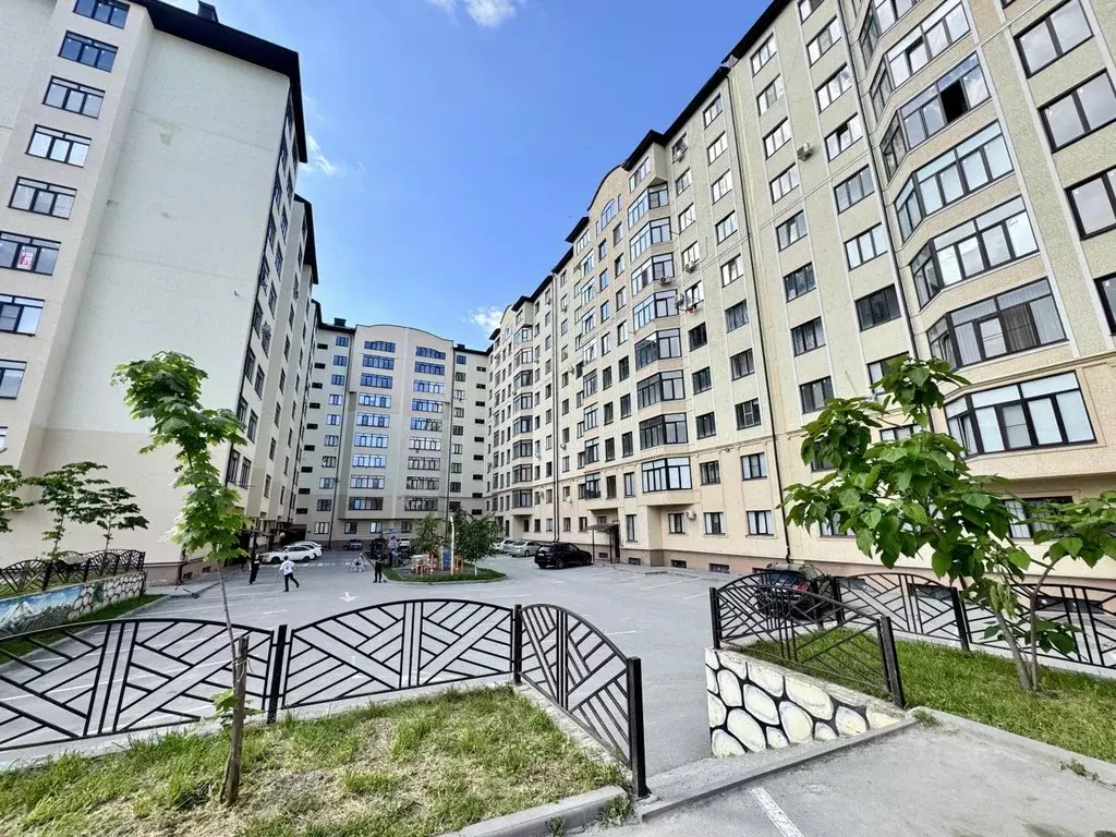 3-к кв. Кабардино-Балкария, Нальчик ул. Шарданова, 48к6 (100.0 м) - Фото 0