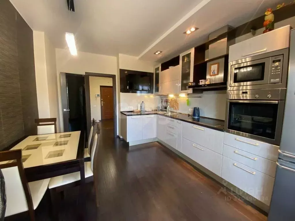 2-к кв. Удмуртия, Ижевск ул. 10 лет Октября, 17А (74.9 м) - Фото 1