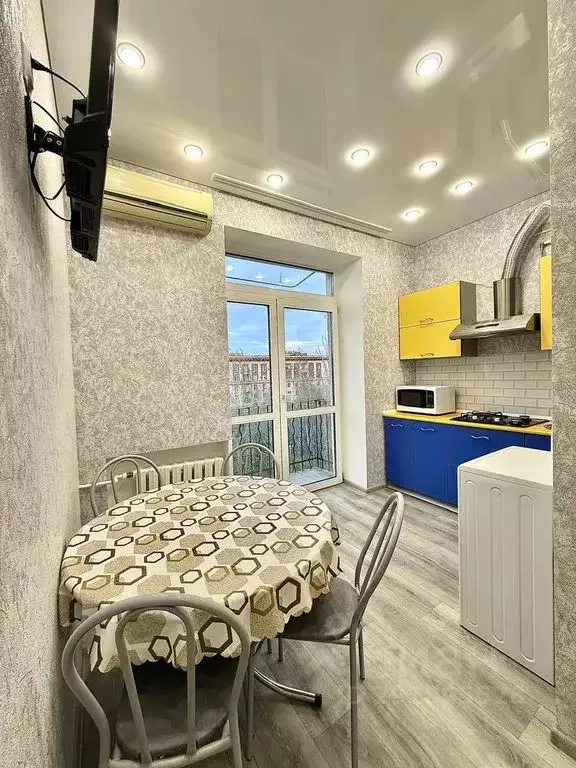 2-к кв. Волгоградская область, Волгоград ул. Аллея Героев, 3 (52.0 м) - Фото 0