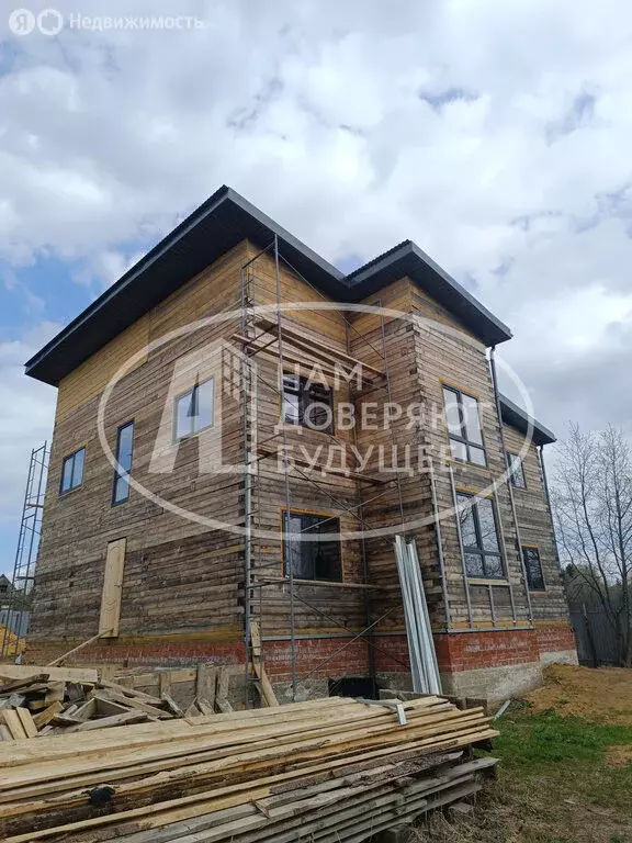 Дом в село Ананьино, Заречная улица (267 м) - Фото 0
